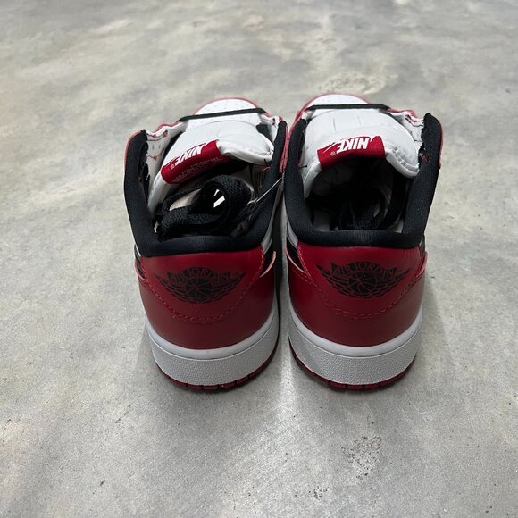 Nike Air Jordan 1 Retro Low OG Chicago 2025 GS Grade school HQ6999-600 - New - Picture 2 of 6